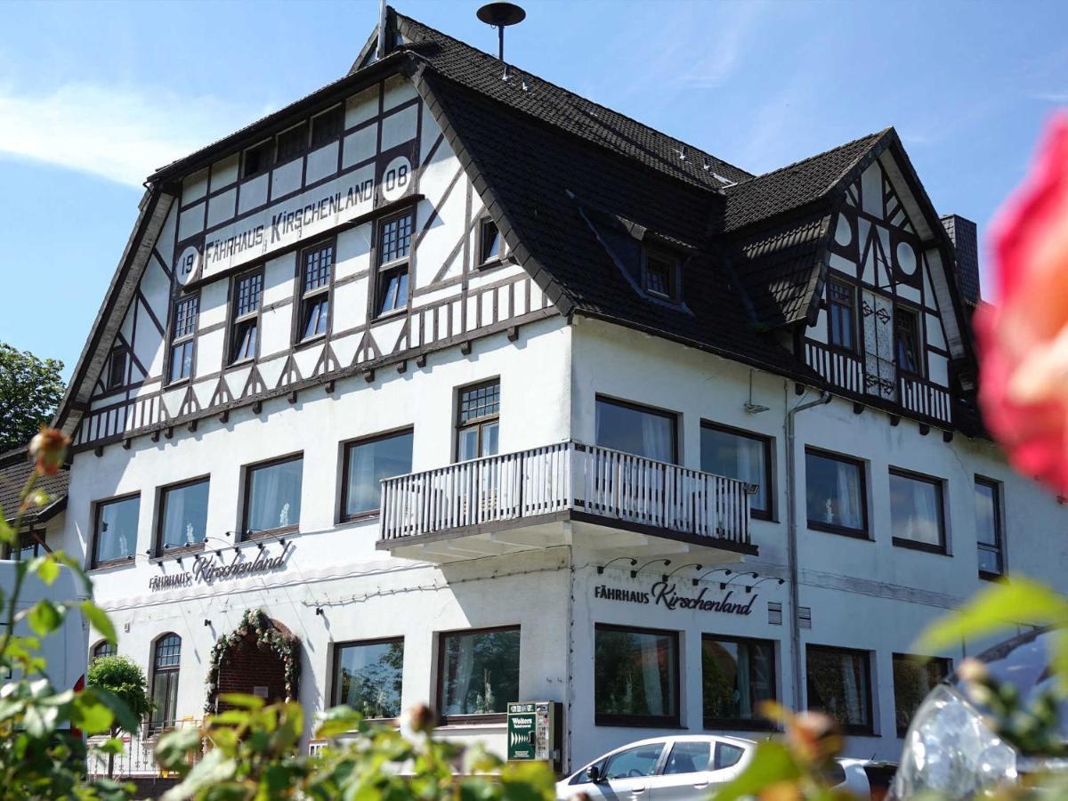 Hotel Faehrhaus Kirschenland Jork Bagian luar foto